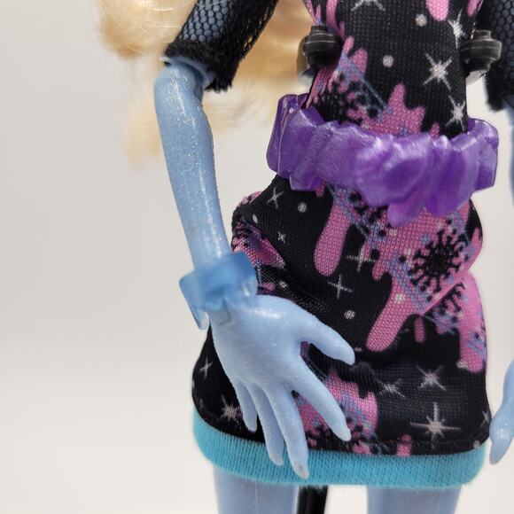 Monster High Doll Abbey Bominable 10.5" Tall Purple Coffin Bean Accessories - Picture 6 of 12